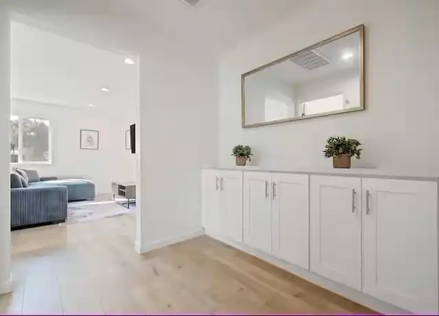 Property at 8660 Laurel Canyon Blvd, Sun Valley, CA, 91352, 2 beds, 1 bath, [object Object]