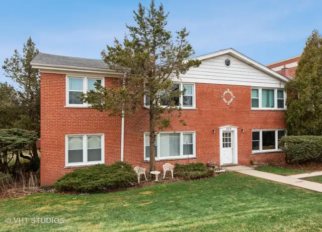 Property at 235 W Johnson St Unit 1B, Palatine, IL, 60067, 2 beds, 1 bath, [object Object]
