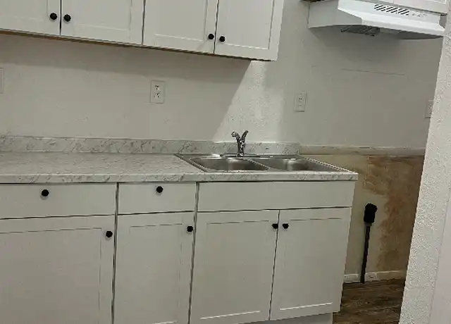 Property at 1320 E Main St Unit 2, Muncie, IN, 47305, 1 bed, 1 bath, [object Object]