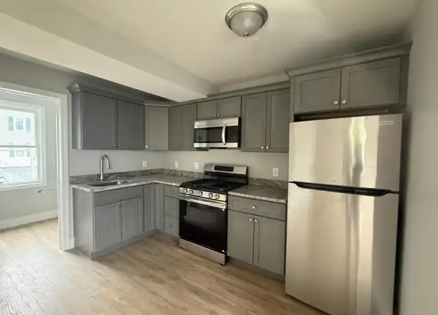 Property at 212 Robeson St, Fall River, MA, 02720, 4 beds, 1 bath, [object Object]