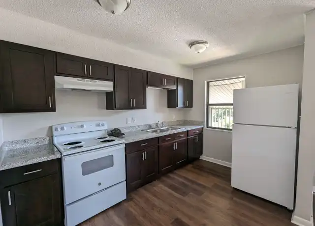 Property at 330 S 17th St Apt 15, Batesville, AR, 72501, 2 beds, 1 bath, [object Object]