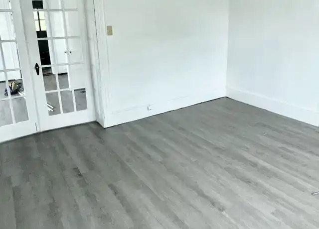 Property at 225 Willow St Unit 3, Waterbury, CT, 06710, 3 beds, 1 bath, [object Object]