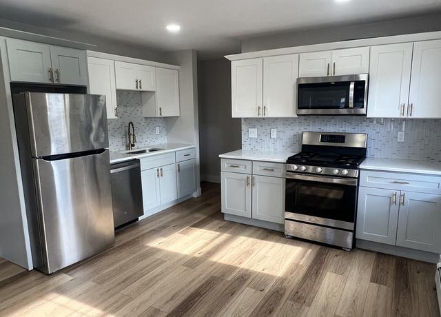 Photo of 52 Pelham St Unit 1, Methuen, MA 01844
