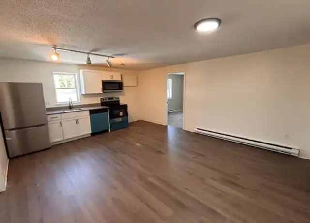 Property at 38 Lowell St Unit 8, Nashua, NH, 03064, 2 beds, 1 bath, [object Object]