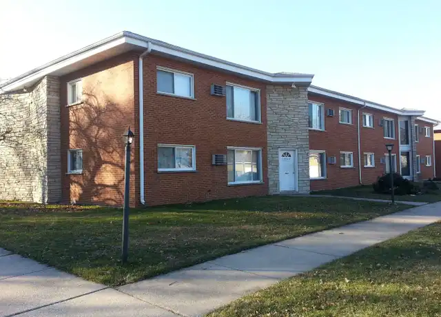 Property at 2934 185th St Unit 2934 1A, Lansing, IL, 60438, 1 bed, 1 bath, [object Object]
