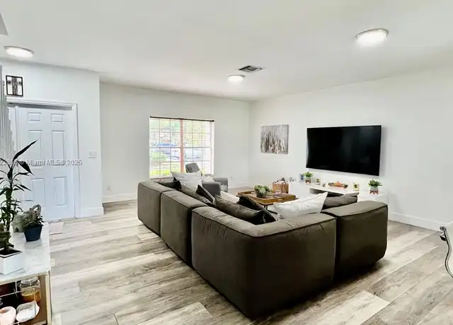 Property at 16206 Emerald Cove Rd, Weston, FL, 33331, 3 beds, 2.5 baths, [object Object]