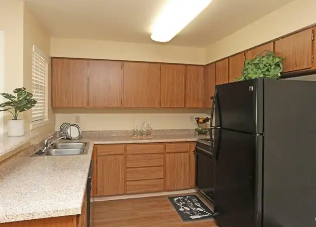 Property at 2810 Willow Ave, Clovis, CA, 93612, 2 beds, 2 baths, [object Object]