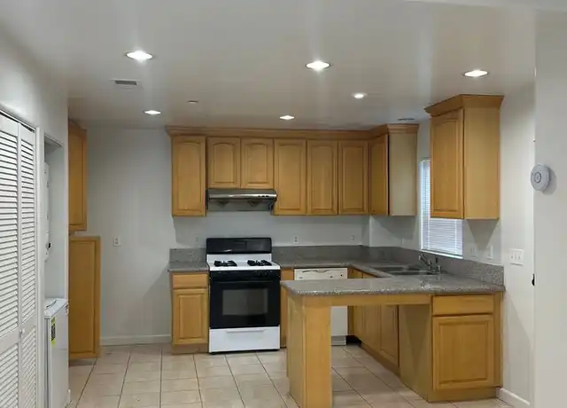 Property at 148 N Mar Vista Ave #1, Pasadena, CA, 91106, 3 beds, 3 baths, [object Object]