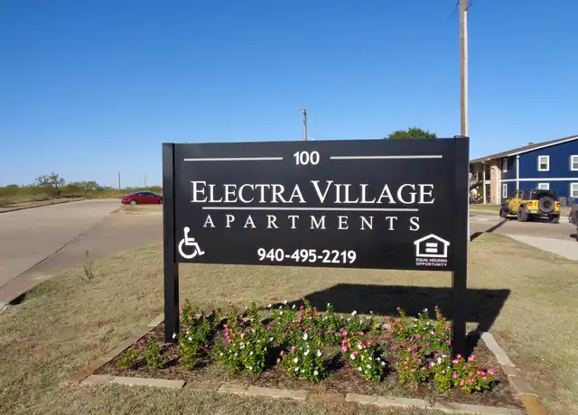 Property at 100 Prairie Cir Unit 103, Electra, TX, 76360, 3 beds, 1 bath, [object Object]