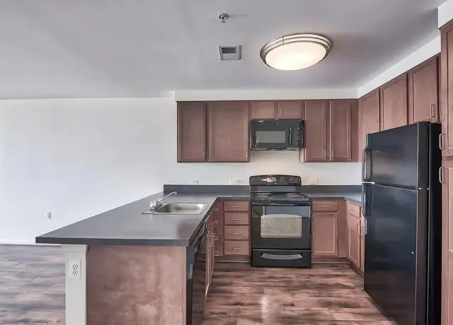 Photo of 301 W Madison St, Baltimore, MD 21201