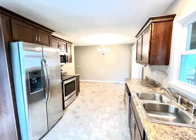 Property at 6 19th Ave SW, Rochester, MN, 55902, 2 beds, 1 bath, [object Object]