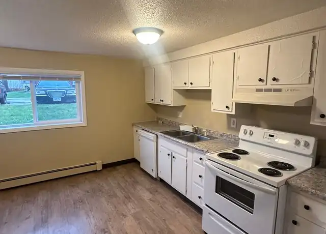 Property at The Malory Apartments - 1601 30th St NW, Cedar Rapids, IA, 52405, 1 bed, 1 bath, [object Object]