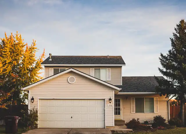 Property at 370 NW Terre View Dr, Pullman, WA, 99163, 4 beds, 2 baths, [object Object]