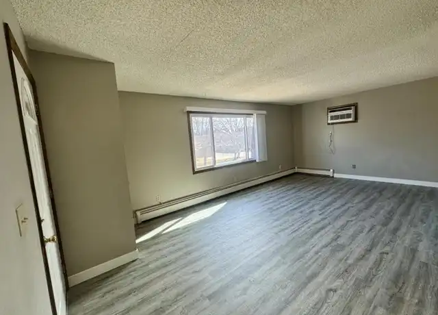 Property at 2126 S Washington St, Bismarck, ND, 58504, 3 beds, 1 bath, [object Object]