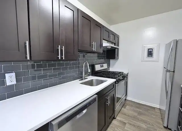 Property at Bennington Crossings Apartment Homes - 441 N Armistead St, Alexandria, VA, 22312, 1-3 bed, 1-2 bath, [object Object]