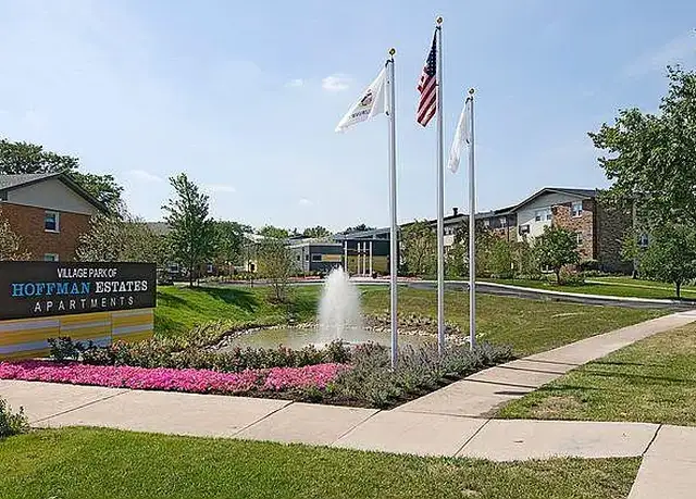 Photo of 985 Grand Canyon Pkwy, Hoffman Estates, IL 60169