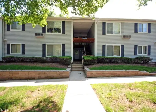 Property at 31 Steeplechase Ct Unit 31, Somerset, NJ, 08873, 2 beds, 1 bath, [object Object]