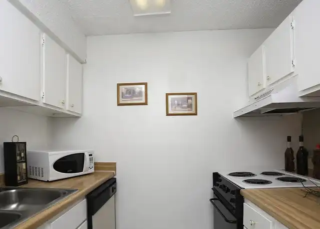 Property at Andover Park Apartments - 831 Cleveland St, Greenville, SC, 29601, 2 beds, 2 baths, [object Object]