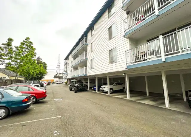 Property at 9100 Roosevelt Way NE Unit 104, Seattle, WA, 98115, 1 bed, 1 bath, [object Object]