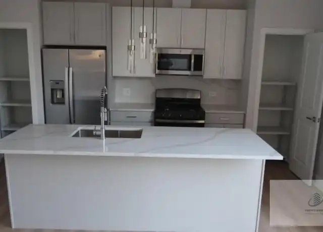 Property at 5071 N Northwest Hwy, Chicago, IL, 60630, 2 beds, 2 baths, [object Object]