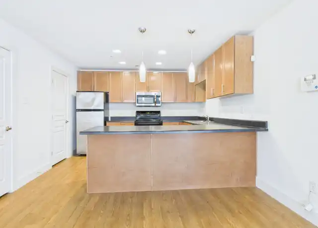 Property at 711 W 32nd St Unit 125, Austin, TX, 78705, 1 bed, 1 bath, [object Object]