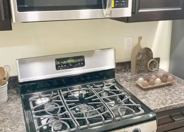 Property at 2600 San Pedro St Unit 217, Los Angeles, CA, 90011, 1 bed, 1 bath, [object Object]