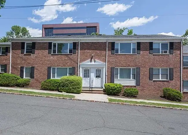 Photo of 50 N Evergreen Rd, Edison, NJ 08837