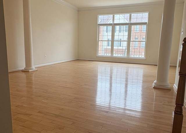 Photo of 42685 Sandman Ter, Chantilly, VA 20152