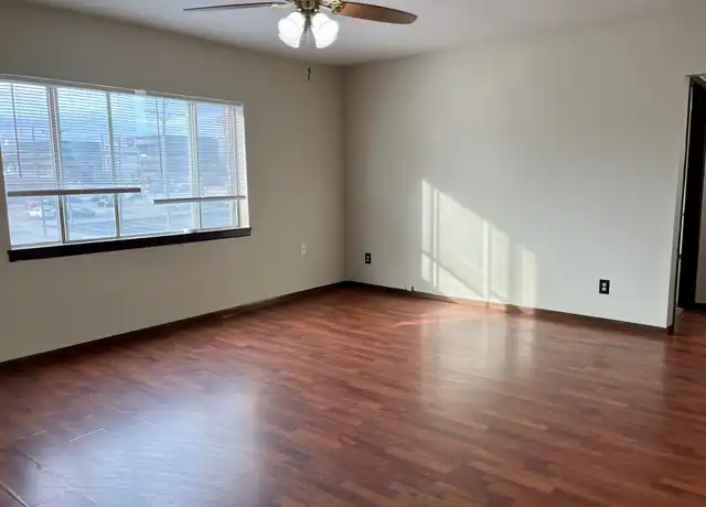 Property at 317 W Washington St Unit L, Springfield, IL, 62701, 1 bed, 1 bath, [object Object]