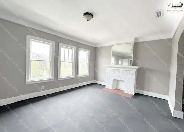 Property at 4253 W Grand St, Detroit, MI, 48238, 1 bed, 1 bath, [object Object]