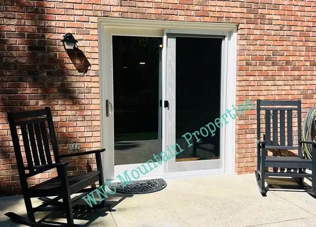 Property at 5 Shadow Valley Dr, Hendersonville, NC, 28739, 1 bed, 1 bath, [object Object]