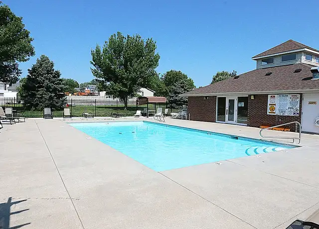 Photo of 705 Folsom Ln, Lincoln, NE 68522