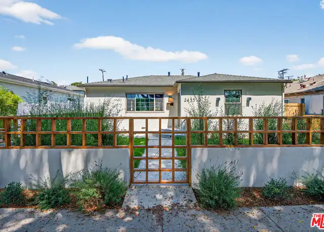 Property at 2453 Oak St, Santa Monica, CA, 90405, 3 beds, 2.5 baths, [object Object]