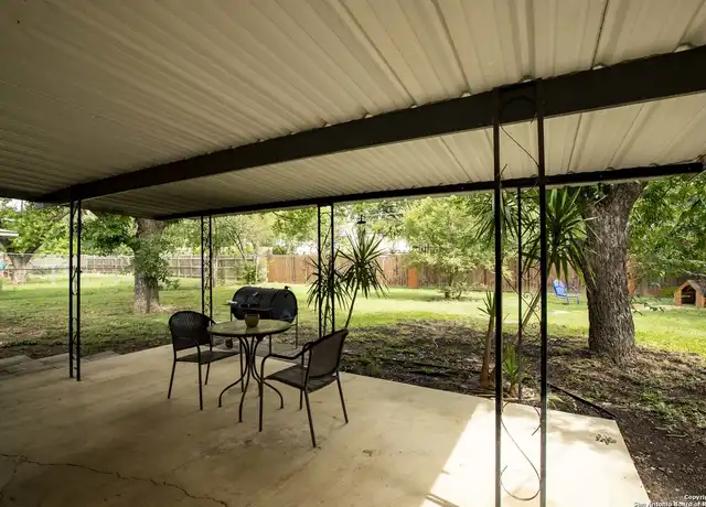 Property at 2441 W Mulberry Ave, San Antonio, TX, 78228, 2 beds, 1 bath, [object Object]