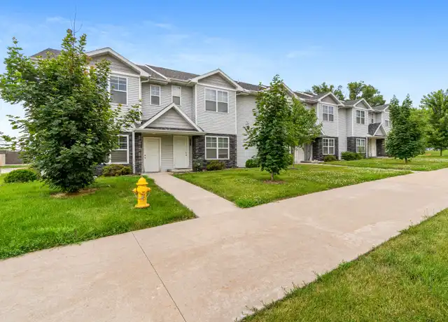 Property at 5015 Devils Glen Rd Unit 5015, Bettendorf, IA, 52722, 3 beds, 1.5 baths, [object Object]
