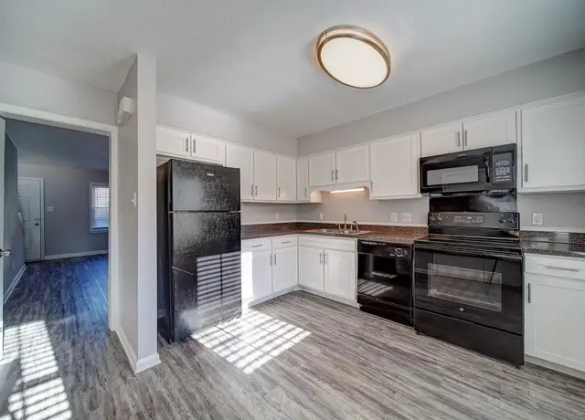 Photo of 928 Lakecrest Ave, High Point, NC 27265