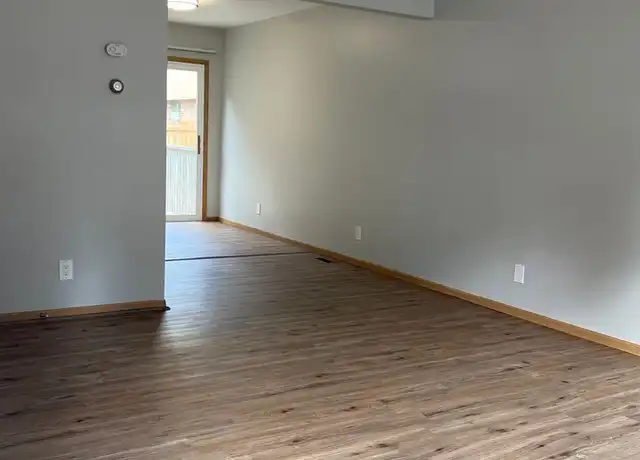 Property at 4907 Hedgewood Dr Unit E1, Midland, MI, 48640, 2 beds, 1.5 baths, [object Object]