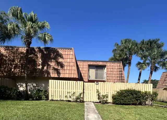 Property at 804 Blue Ridge Cir, West Palm Beach, FL, 33409, 2 beds, 2.5 baths, [object Object]