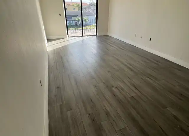 Property at 805 W 30th St, Hialeah, FL, 33012, 2 beds, 1 bath, [object Object]