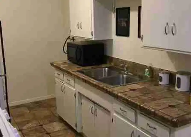 Property at 646 W Buena Vista St, Barstow, CA, 92311, 1 bed, 1 bath, [object Object]