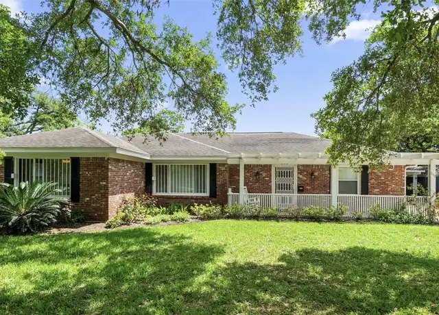 Property at 206 Village Dr, Sugar Land, TX, 77498, 4 beds, 1.5 baths, [object Object]