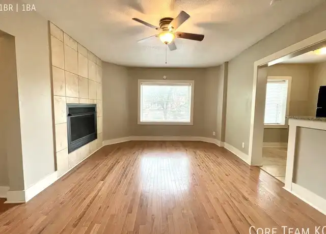 Property at 4328 Roanoke Pkwy Unit 202, Kansas City, MO, 64111, 1 bed, 1 bath, [object Object]