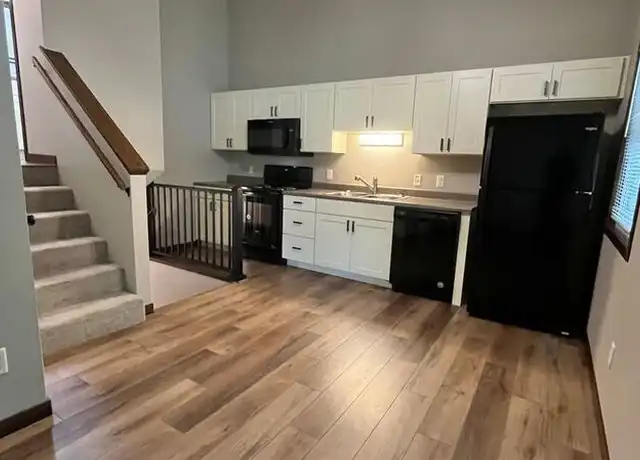 Property at 4303 S Locust Dr, Sioux Falls, SD, 57105, 2 beds, 1.5 baths, [object Object]
