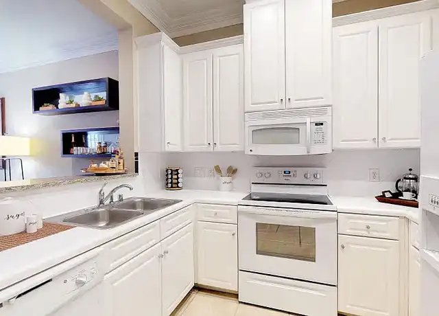 Property at Tuscany Court Apartments - 1901 Augusta Dr, Houston, TX, 77057, 1 bed, 1 bath, [object Object]