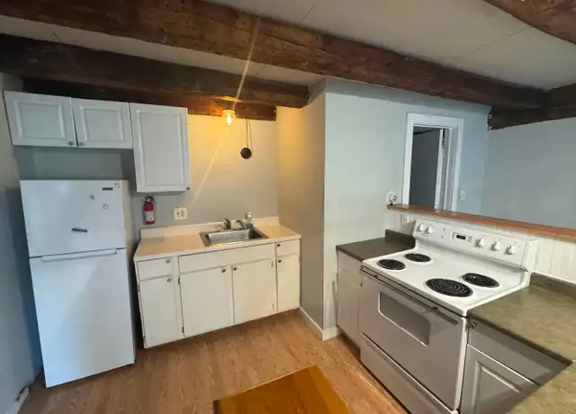 Property at 10 Portland St Unit 2, South Berwick, ME, 03908, 1 bed, 1 bath, [object Object]