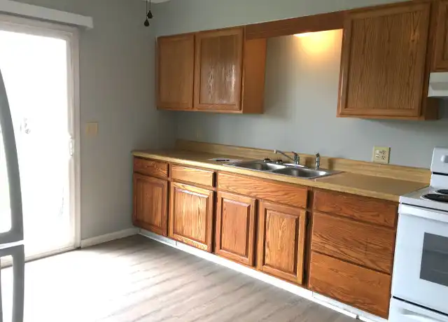 Property at 1515 Bel Del Ct, Belpre, OH, 45714, 2 beds, 1 bath, [object Object]