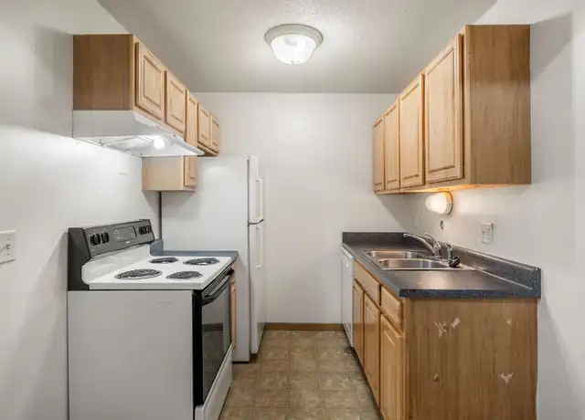 Property at 3211 30th St Unit B-02, Des Moines, IA, 50310, 2 beds, 1.5 baths, [object Object]