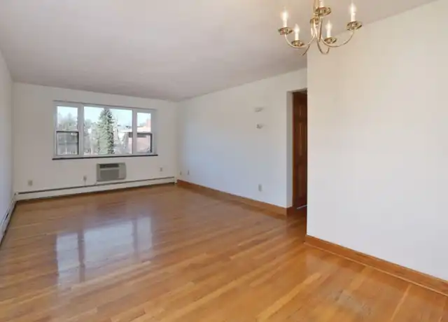 Property at 276 Grove St, Auburndale, MA, 02466, 2 beds, 1 bath, [object Object]