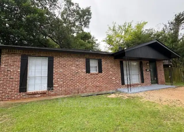 Property at 2024 Yancey Ave, Montgomery, AL, 36107, 3 beds, 2 baths, [object Object]