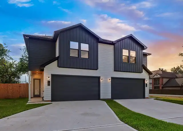 Property at 516 Clinton St Unit B, Conroe, TX, 77301, 3 beds, 2.5 baths, [object Object]